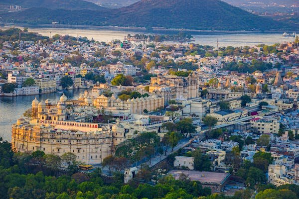 Udaipur lake palace on a Rajasthan holiday